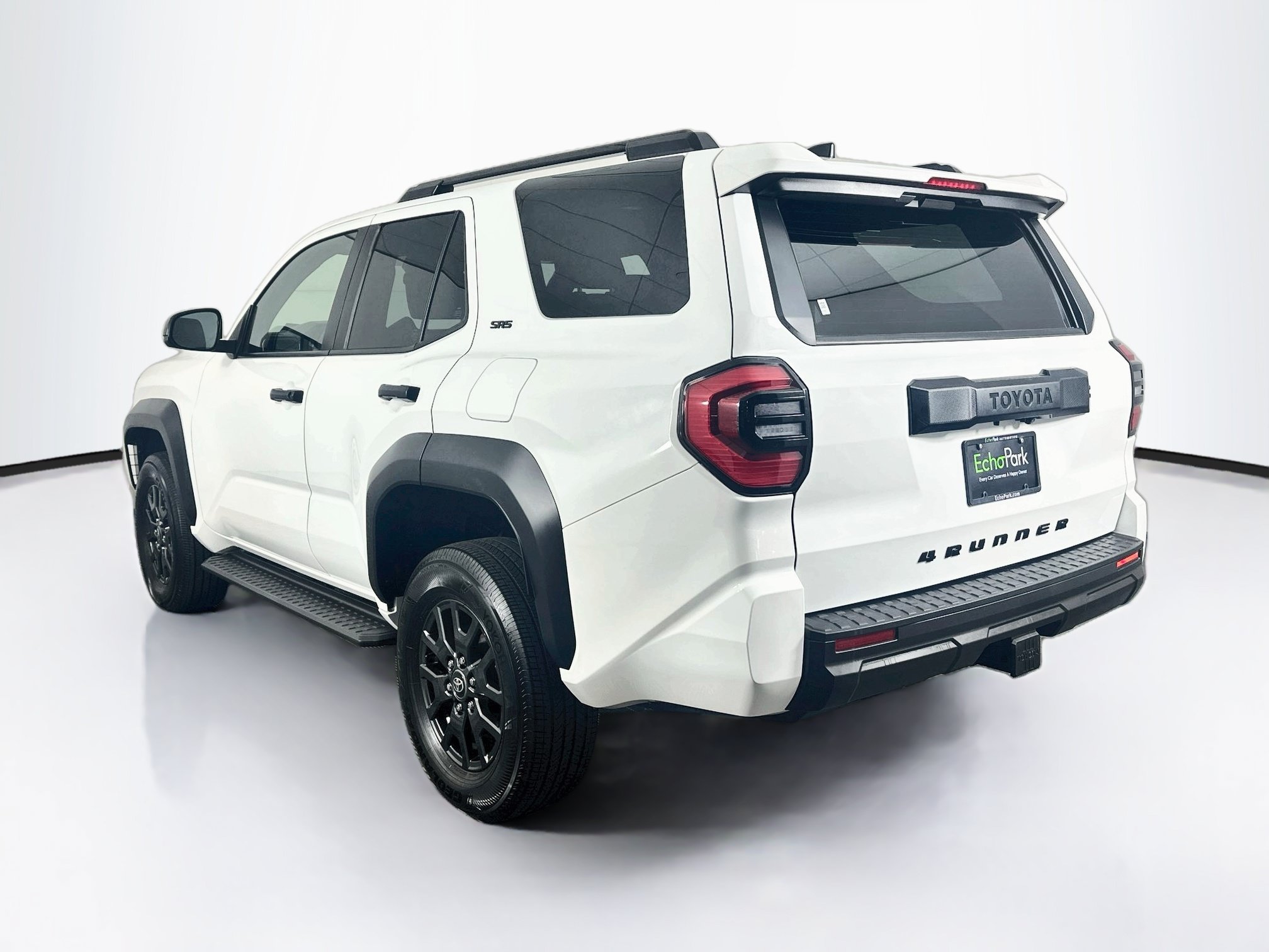 Used 2025 Toyota 4Runner SR5 AWD/4WD image 5