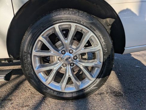 Used 2019 Ford Expedition Max Platinum image 16