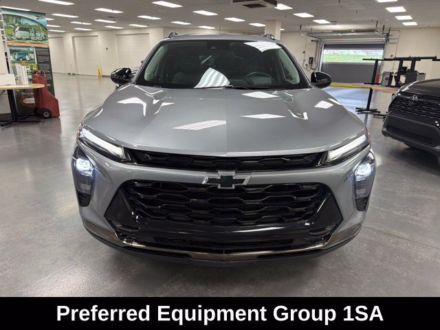 Used 2025 Chevrolet Trax ACTIV w/ Driver Confidence Package FWD image 2