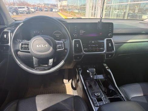 Used 2023 Kia Sorento SX image 10