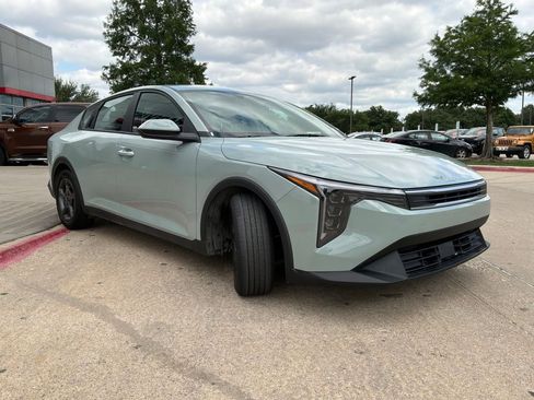 Used 2025 Kia K4 FWD image 4