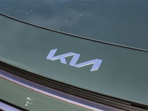 New 2025 Kia Niro EX w/ EX Cold Weather Package image 6