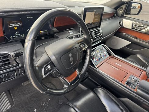 Used 2020 Lincoln Navigator L Reserve w/ Luxury Package image 12
