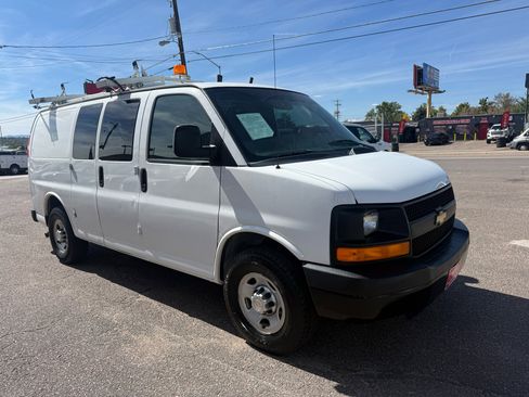 Used 2010 Chevrolet Express 2500 image 2
