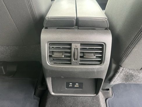 Used 2023 Nissan Rogue SV image 54