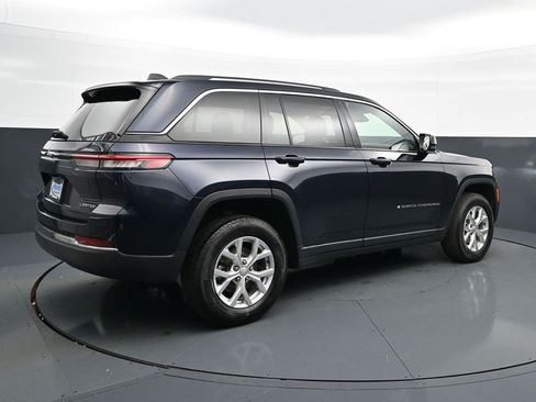 Used 2023 Jeep Grand Cherokee Limited AWD/4WD image 7