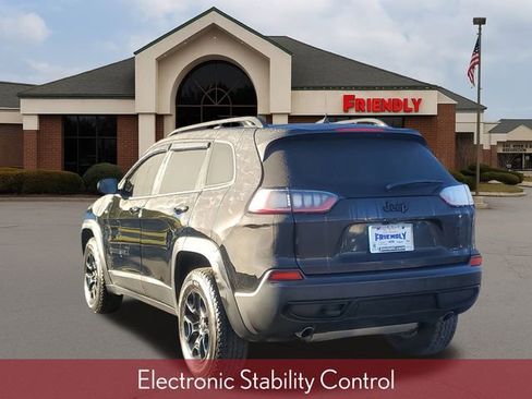 Used 2022 Jeep Cherokee Latitude image 3