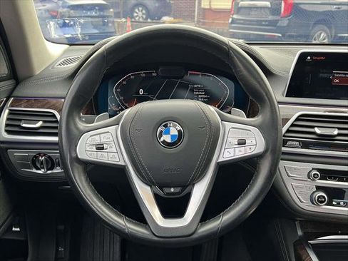Used 2021 BMW 750i xDrive image 14