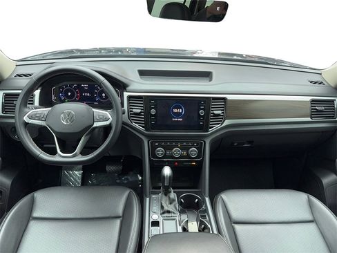 Used 2023 Volkswagen Atlas SE w/ Panoramic Sunroof Package image 14