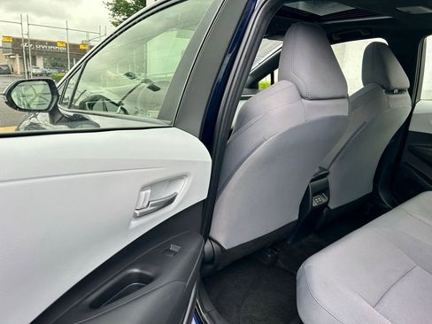Used 2024 Toyota Corolla SE w/ SE Package FWD image 11