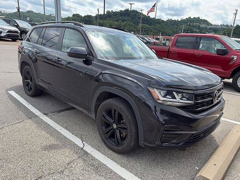 Used 2023 Volkswagen Atlas SEL R-Line AWD/4WD image 2