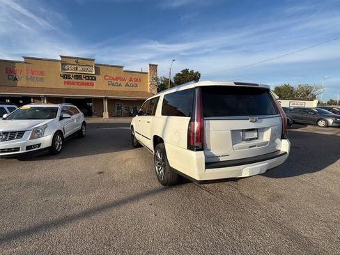 Used 2017 Cadillac Escalade ESV Premium Luxury image 5