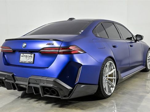 Used 2025 BMW M5 w/ Carbon Package AWD/4WD image 10
