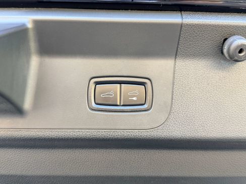 Used 2019 Porsche Panamera RWD image 17