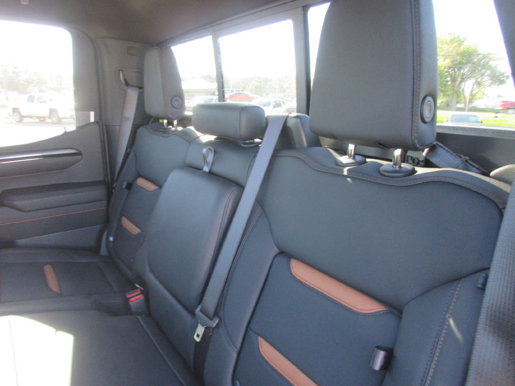 New 2026 GMC Sierra 1500 AT4 w/ AT4 Premium Package AWD/4WD image 13