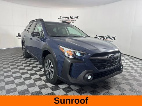 Used 2024 Subaru Outback Premium image 5