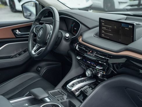 Used 2022 Acura MDX w/ Technology Package FWD image 16