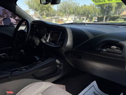 Used 2017 Dodge Challenger SXT RWD image 11