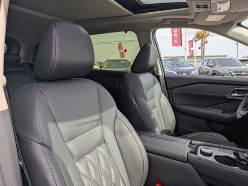 New 2026 Nissan Rogue Platinum image 35