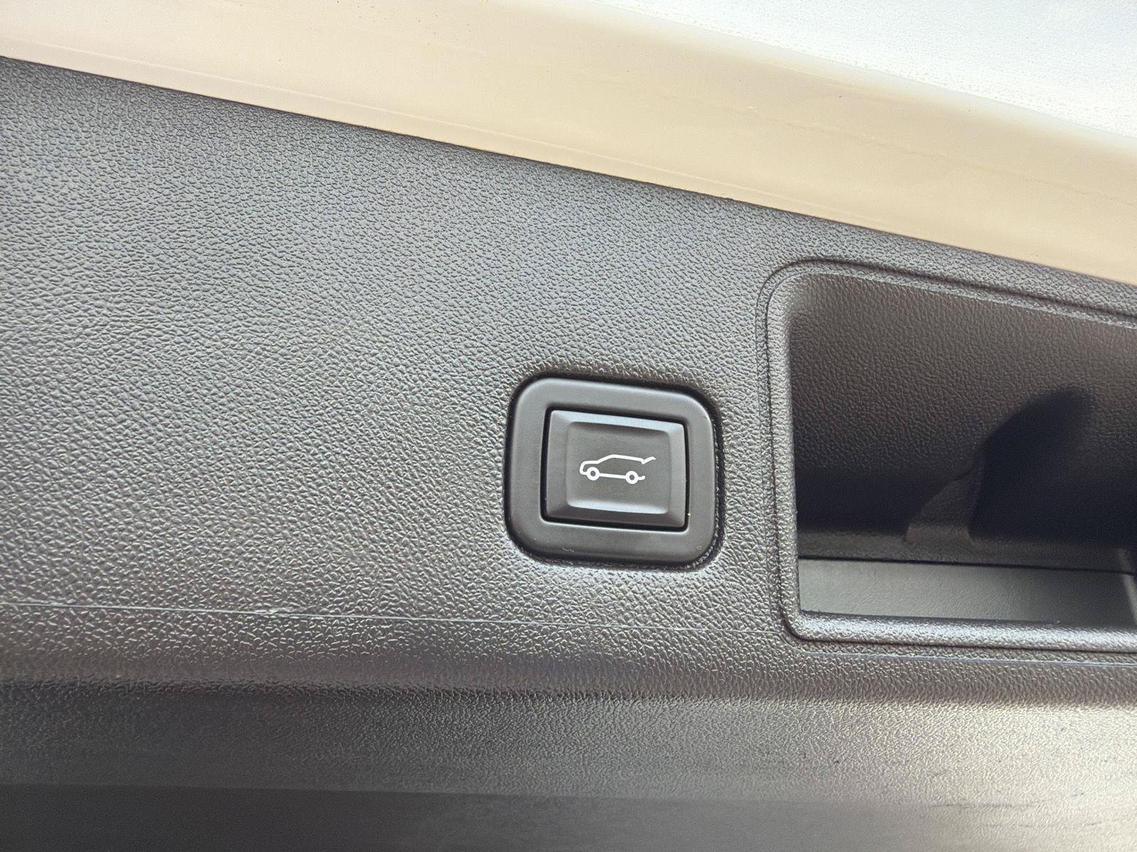 Used 2023 GMC Terrain AT4 AWD/4WD image 39