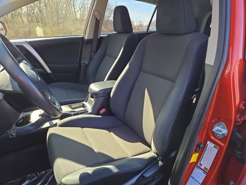 Used 2016 Toyota RAV4 LE image 12