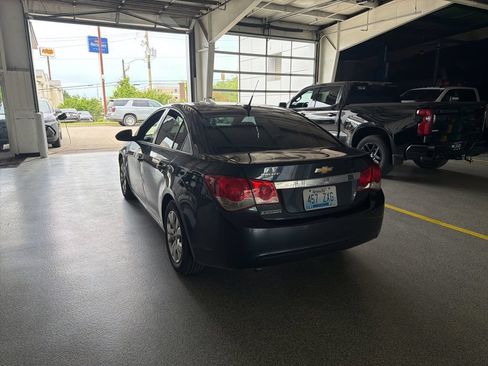 Used 2014 Chevrolet Cruze LS FWD image 4
