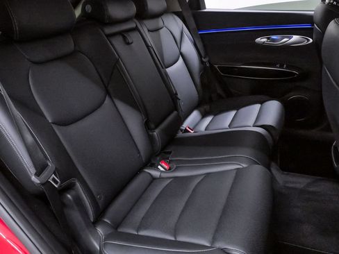 Certified 2026 Genesis GV70 2.5T AWD/4WD image 11