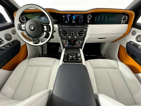New 2026 Rolls-Royce Cullinan AWD/4WD image 4