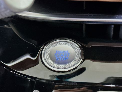 Used 2024 Genesis G80 2.5T image 20