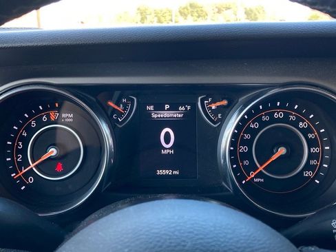 Used 2019 Jeep Wrangler Sport image 17