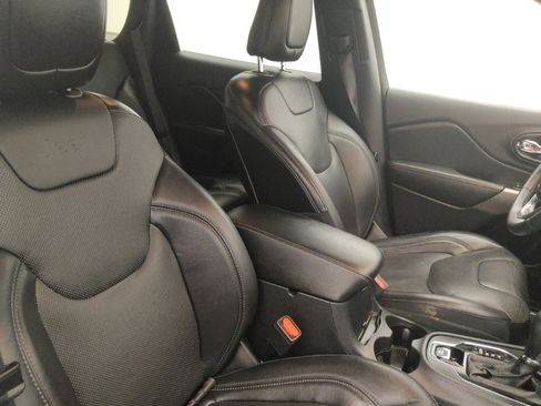 Used 2019 Jeep Cherokee Limited AWD/4WD image 21