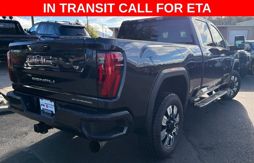 Used 2024 GMC Sierra 2500 Denali AWD/4WD image 2