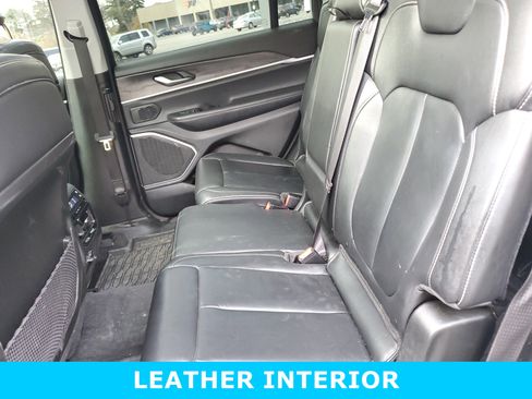 Used 2022 Jeep Grand Cherokee L Limited image 27