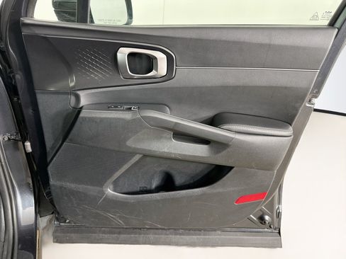Used 2024 Kia Sorento S FWD image 33