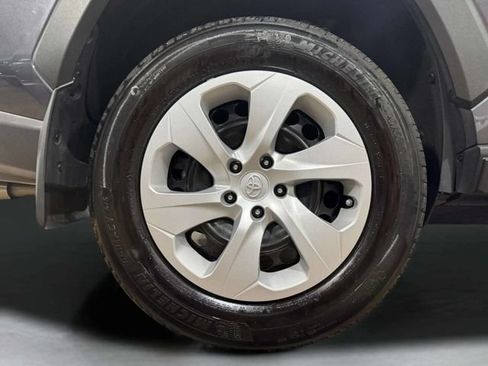 Used 2024 Toyota RAV4 LE AWD/4WD image 33