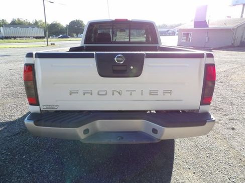 Used 2004 Nissan Frontier XE w/ (VTP) Value Truck Pkg RWD image 4