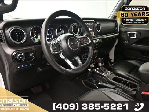 Used 2023 Jeep Wrangler Unlimited Rubicon 4xe w/ Cold Weather Group AWD/4WD image 8