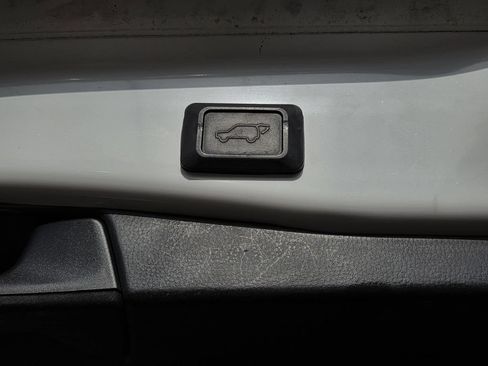 Used 2022 Toyota RAV4 XLE Premium FWD image 24
