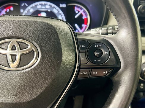 Used 2021 Toyota RAV4 Limited image 19