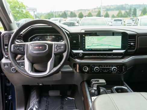 Used 2023 GMC Sierra 1500 SLT w/ SLT Convenience Package image 16