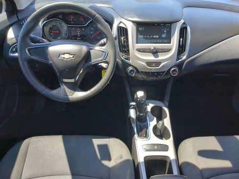 Used 2018 Chevrolet Cruze LS FWD image 15