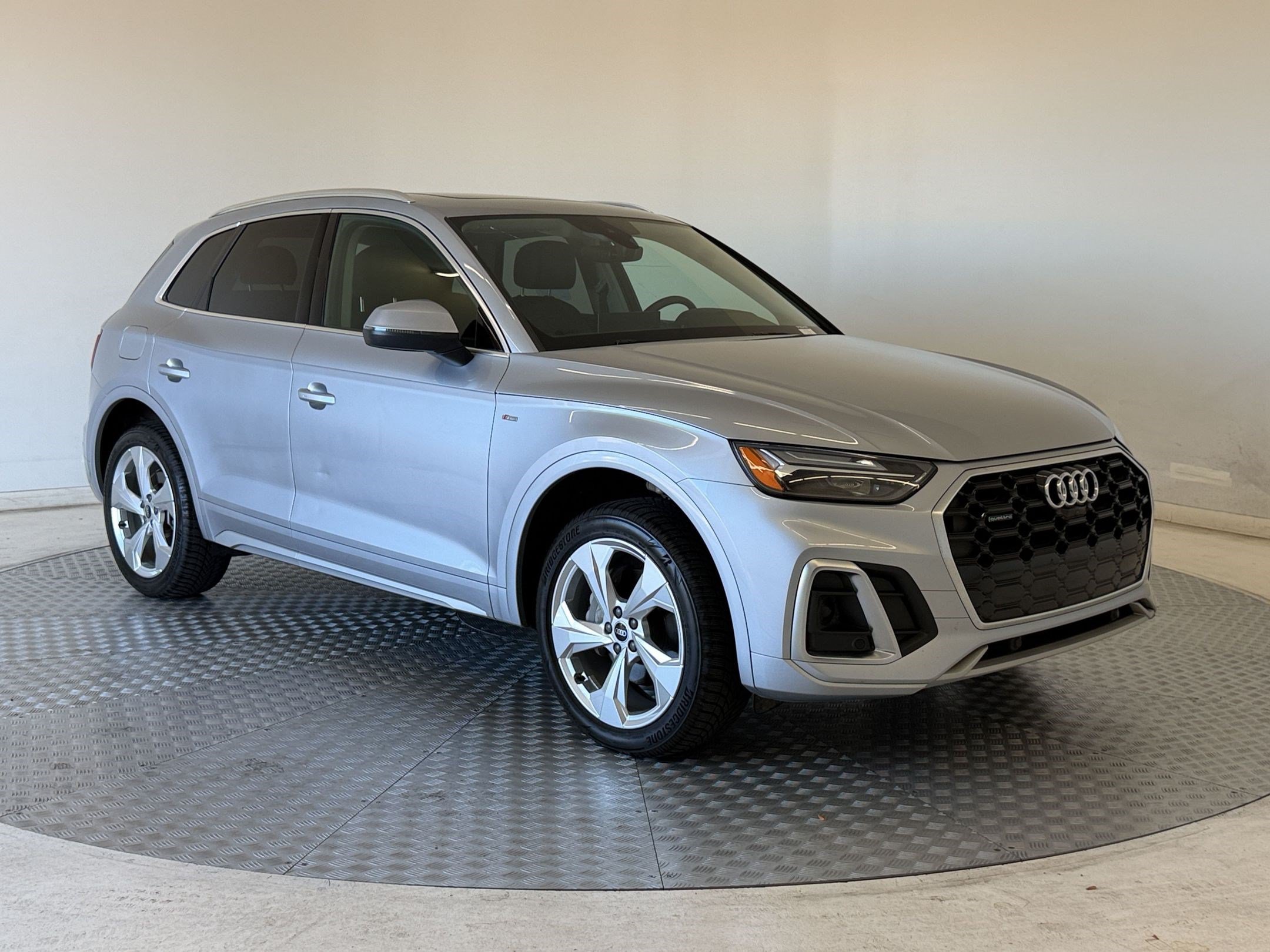 Used 2023 Audi Q5 2.0T Premium Plus w/ Premium Plus Package AWD/4WD image 7