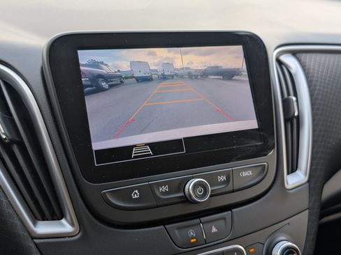 Used 2025 Chevrolet Malibu LT FWD image 16