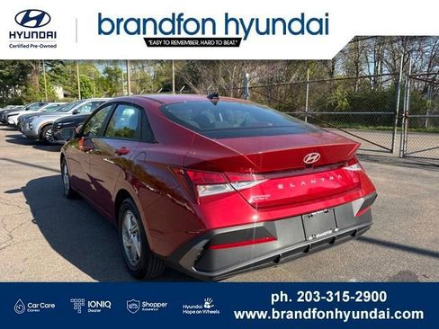 Certified 2026 Hyundai Elantra SE w/ Cargo Package FWD image 4