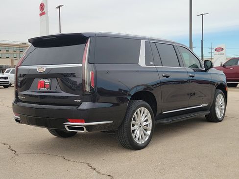 Used 2022 Cadillac Escalade ESV Luxury image 4