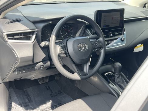 Used 2025 Toyota Corolla LE AWD/4WD image 15