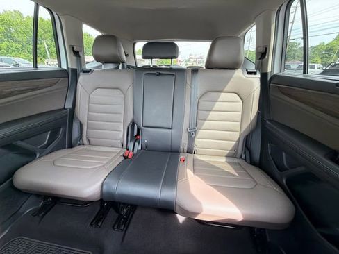 Used 2024 Volkswagen Atlas SEL AWD/4WD image 16