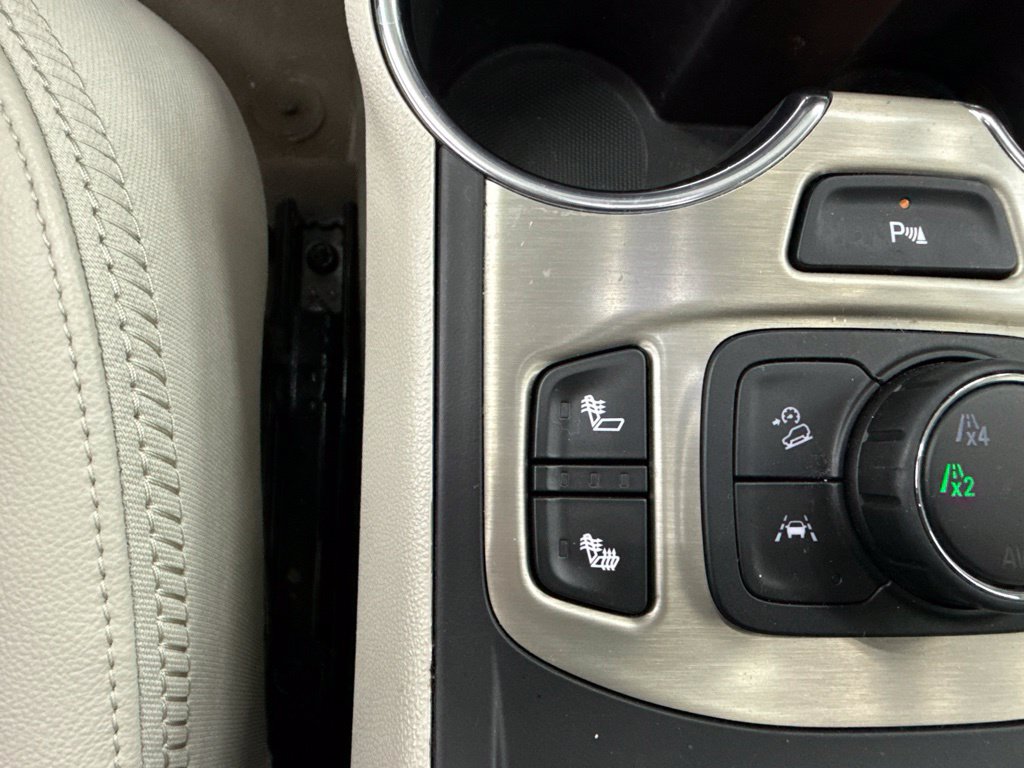 Used 2023 GMC Terrain Denali w/ LPO, Floor Liner Package AWD/4WD image 34