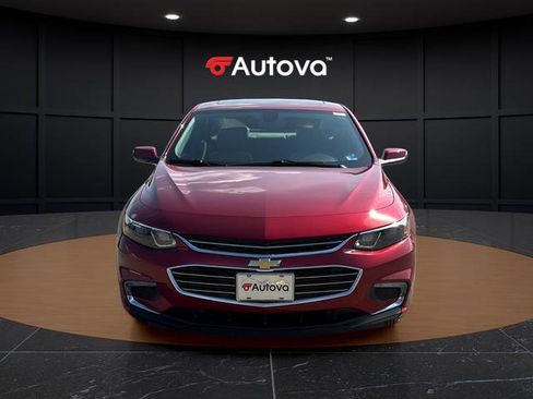 Used 2018 Chevrolet Malibu LT w/ Leather Package image 2