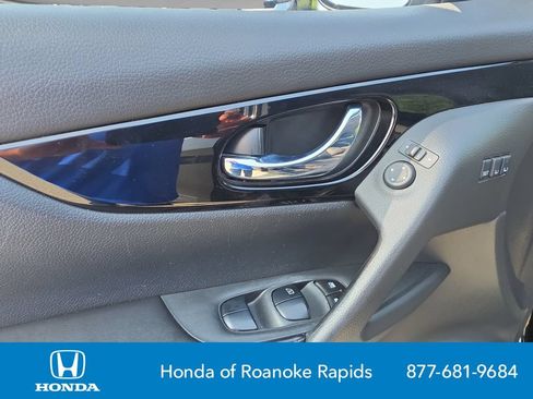 Used 2022 Nissan Rogue Sport SL w/ Premium Package AWD/4WD image 11